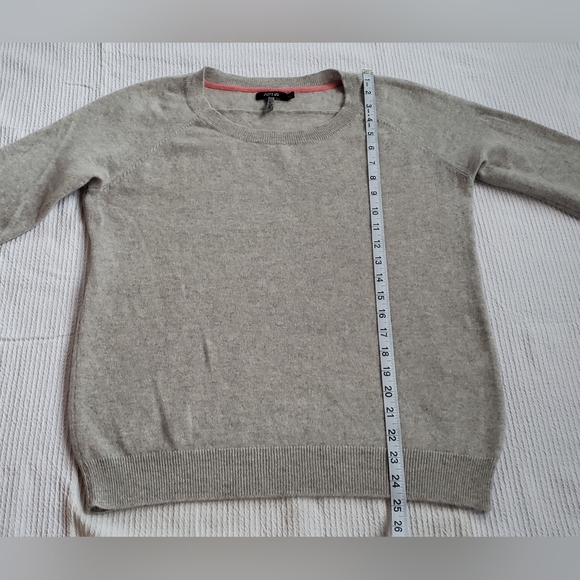 🌟SEE NEW LISTING!🌟🤍Apt 9 100% Cashmere Sweater •Soft Grey Boxy Raglan Sleeve - Picture 3 of 6